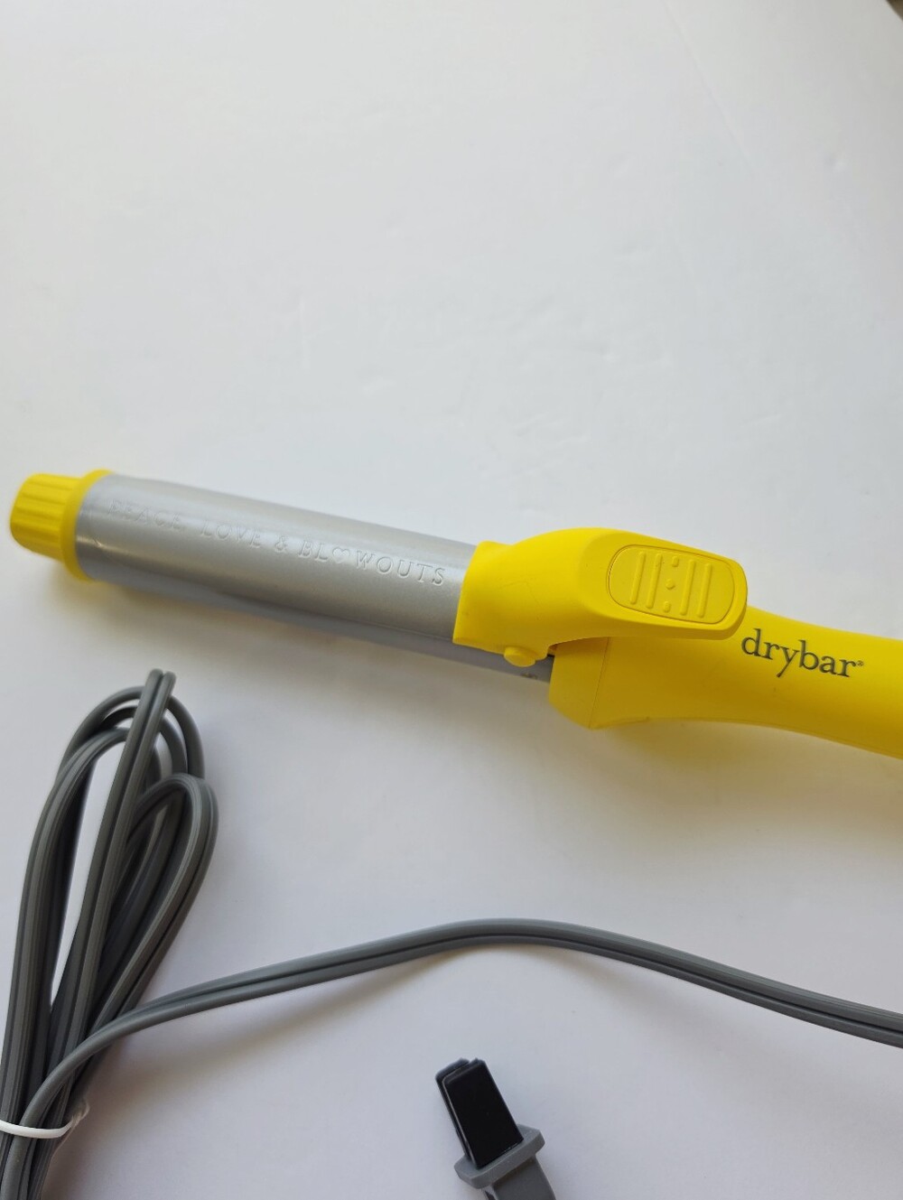 New Drybar Ionic Digital 1.25 Curling Iron